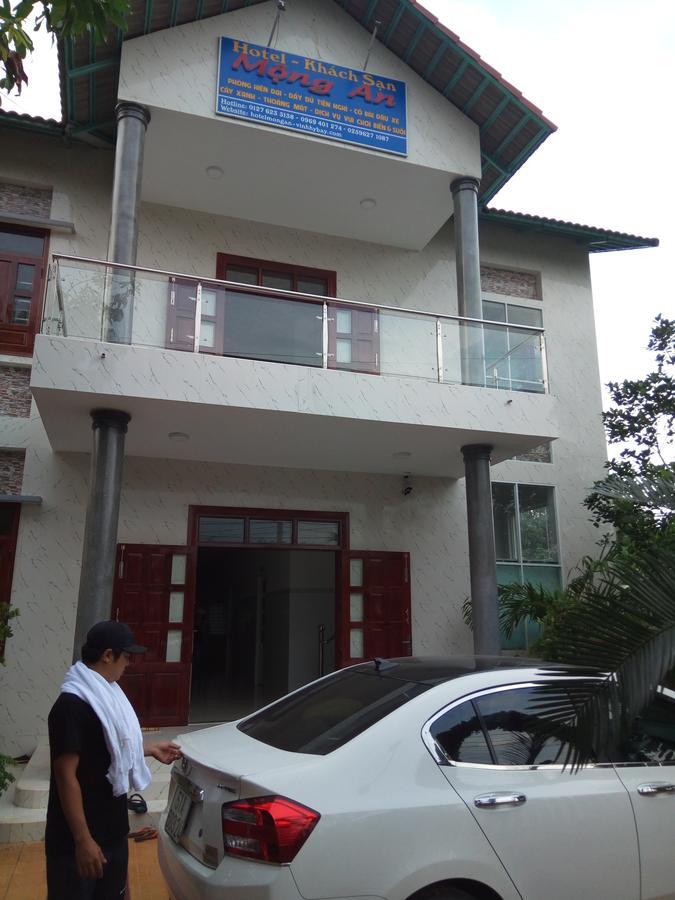 Khach San Mong An 호텔 빈 히 외부 사진